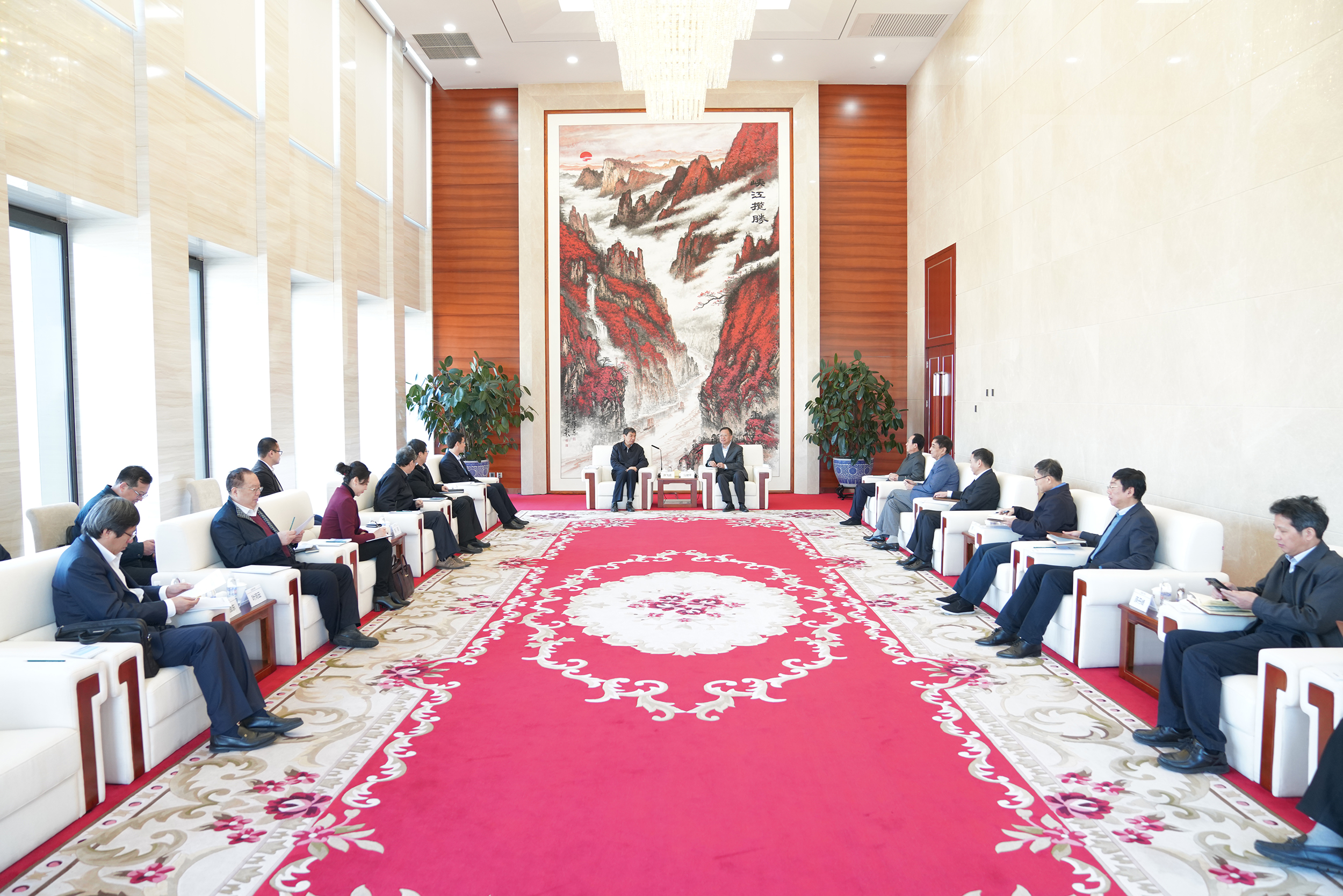 中國(guó)能建集團(tuán)汪建平丁焰章會(huì)見大唐集團(tuán)董事長(zhǎng)陳飛虎一行