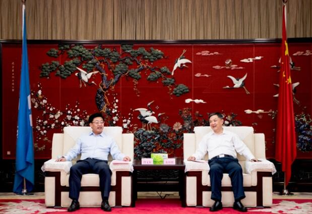 溫樞剛會(huì)見云南能投集團(tuán)黨委書記、董事長(zhǎng)段文泉