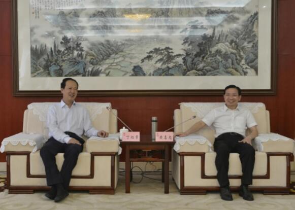 丁焰章拜會(huì)南昌市委副書(shū)記、市長(zhǎng)黃喜忠