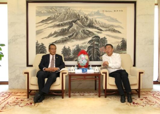 晏志勇會見戴爾全球執(zhí)行副總裁、大中華區(qū)總裁黃陳宏