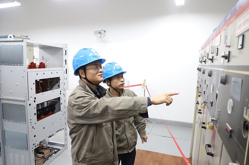 國網寧波市鄞州區(qū)供電公司：服務校園不停電，周末施工不停歇