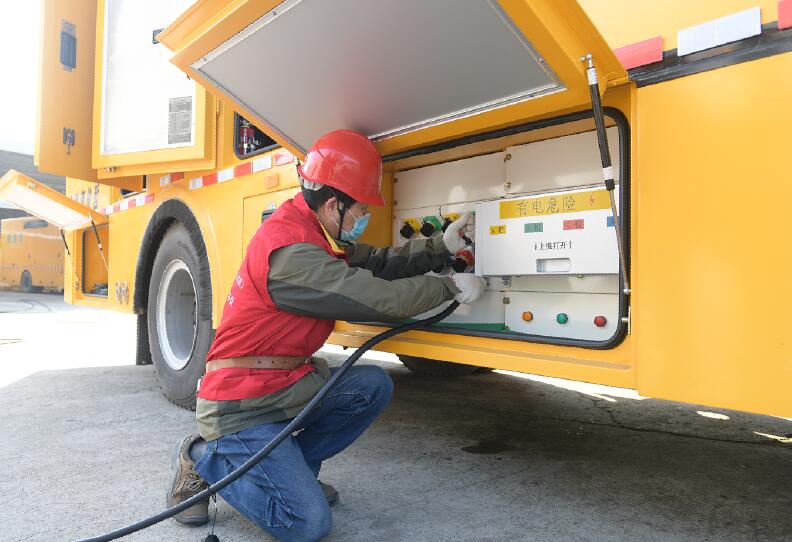 國網余姚市供電公司：保障568余戶居民正常用電 10千伏發(fā)電車助力不停電檢修