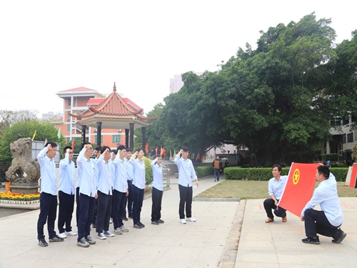 國家能源集團(tuán)福建晉江熱電公司團(tuán)委組織開展“學(xué)黨史、祭英烈、當(dāng)先鋒”主題團(tuán)日活動