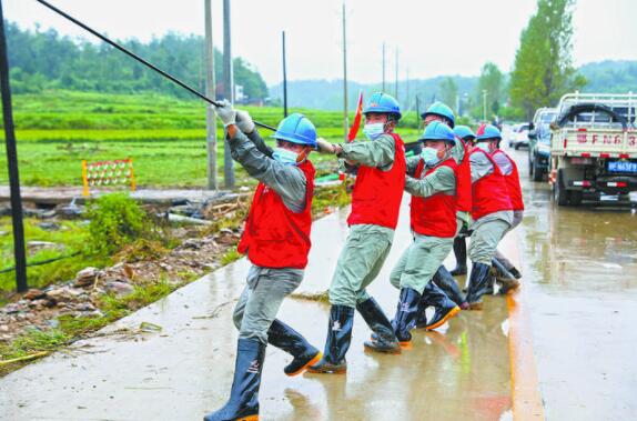 湖北受極端強(qiáng)降雨影響停電的客戶(hù)全部恢復(fù)供電