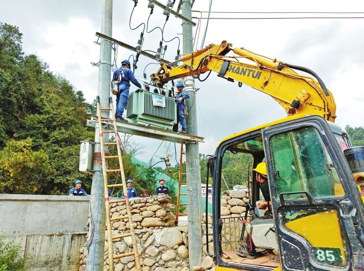 南方電網(wǎng)公司加強(qiáng)農(nóng)村電網(wǎng)建設(shè)，以充足電力激發(fā)鄉(xiāng)村活力
