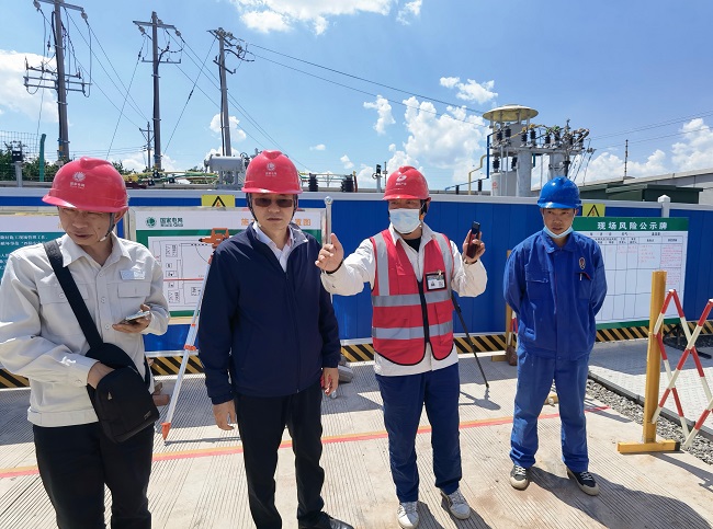 國網(wǎng)會理市供電公司調研督導石榴春灌保電工作