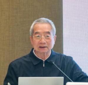 周大地：動力電池發(fā)展迅猛，氫燃料或?qū)⒊鼍? width=