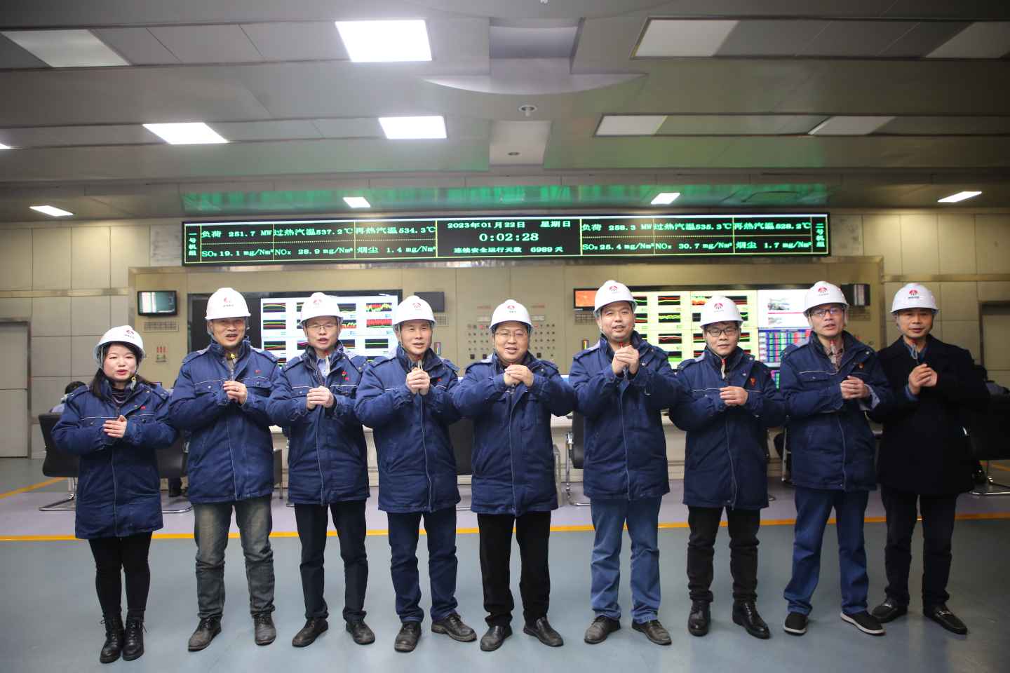 陜煤石電除夕慰問(wèn)送溫暖，崗位堅(jiān)守幸福“兔”（too）