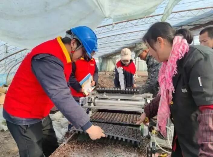 國網(wǎng)新疆電力公司貼心服務(wù)，為春耕春灌用電保駕護(hù)航