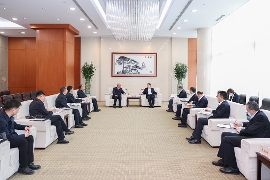 華能集團黨組書記溫樞剛會見青海省委常委、海東市委書記烏拉孜別克·熱蘇力汗