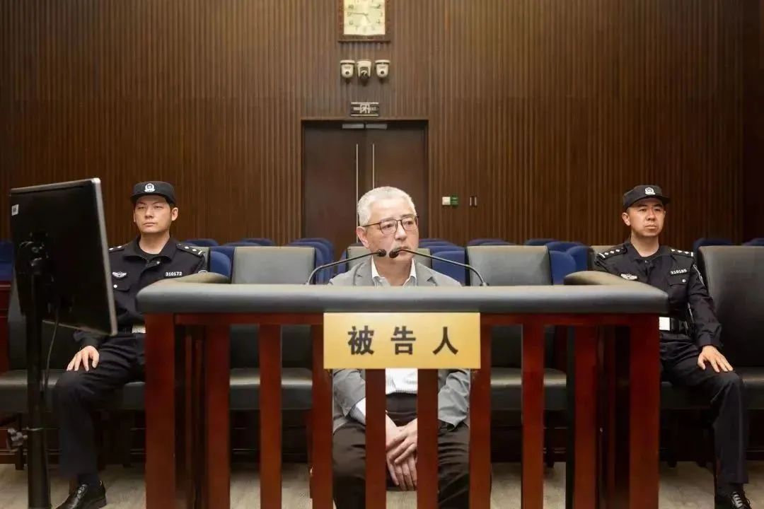 被控受賄1.56億，原上海電氣集團股份有限公司總裁、董事長鄭建華受審