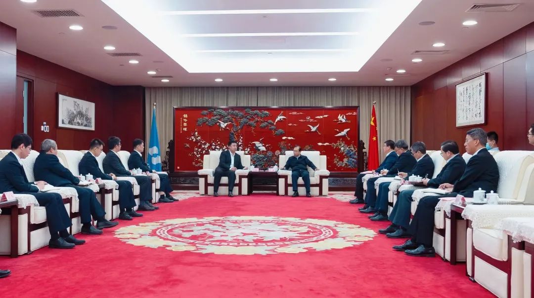 華電集團(tuán)黨組書(shū)記、董事長(zhǎng)江毅會(huì)見(jiàn)海博思創(chuàng)董事長(zhǎng)、總經(jīng)理張劍輝