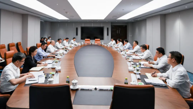鄒磊、劉明勝與河北省省長(zhǎng)王正譜會(huì)談