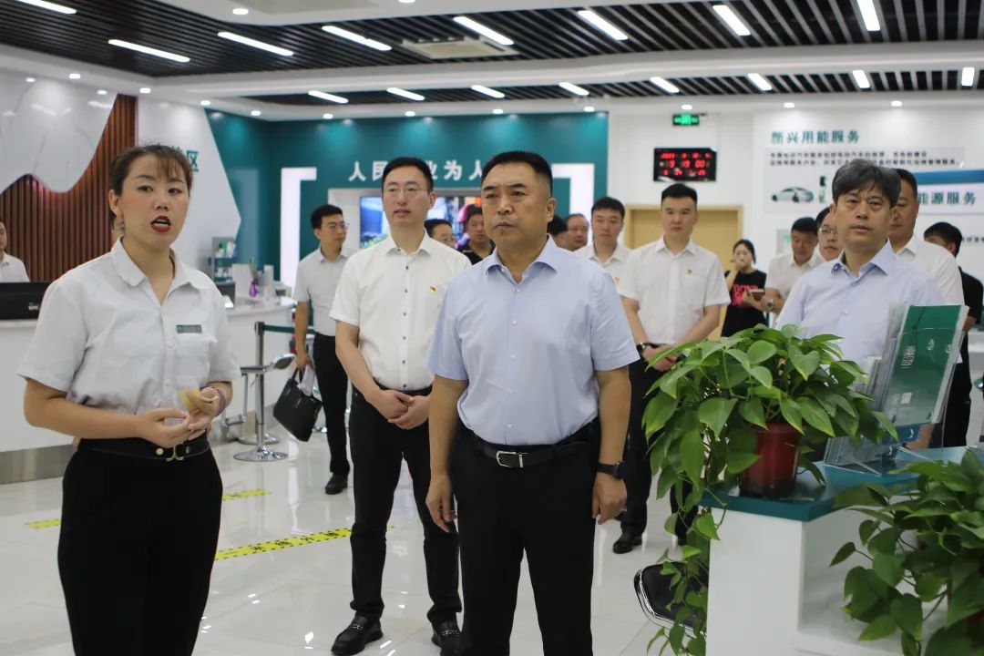 香河縣委書記梁寶杰、縣長李海濱調(diào)研國網(wǎng)香河縣供電公司重點工作