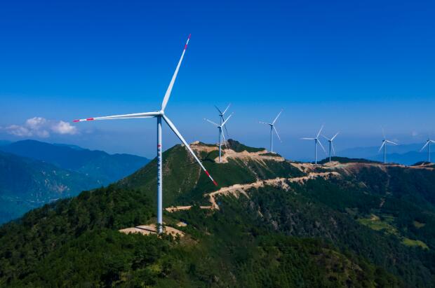 國投集團雅礱江臘巴山風電項目投產發(fā)電