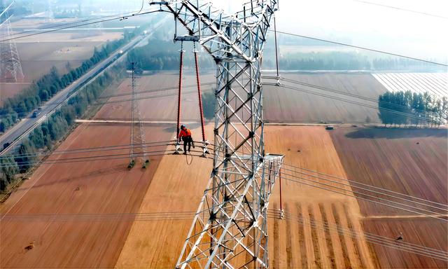 國(guó)網(wǎng)山東電力公司圓滿完成“111開工、219投產(chǎn)” 年度電網(wǎng)建設(shè)任務(wù)