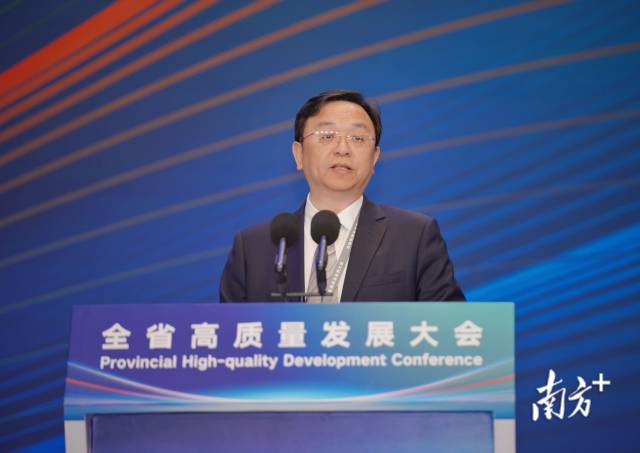 王傳福：新能源汽車發(fā)展只會快跑，不給喘口氣機會