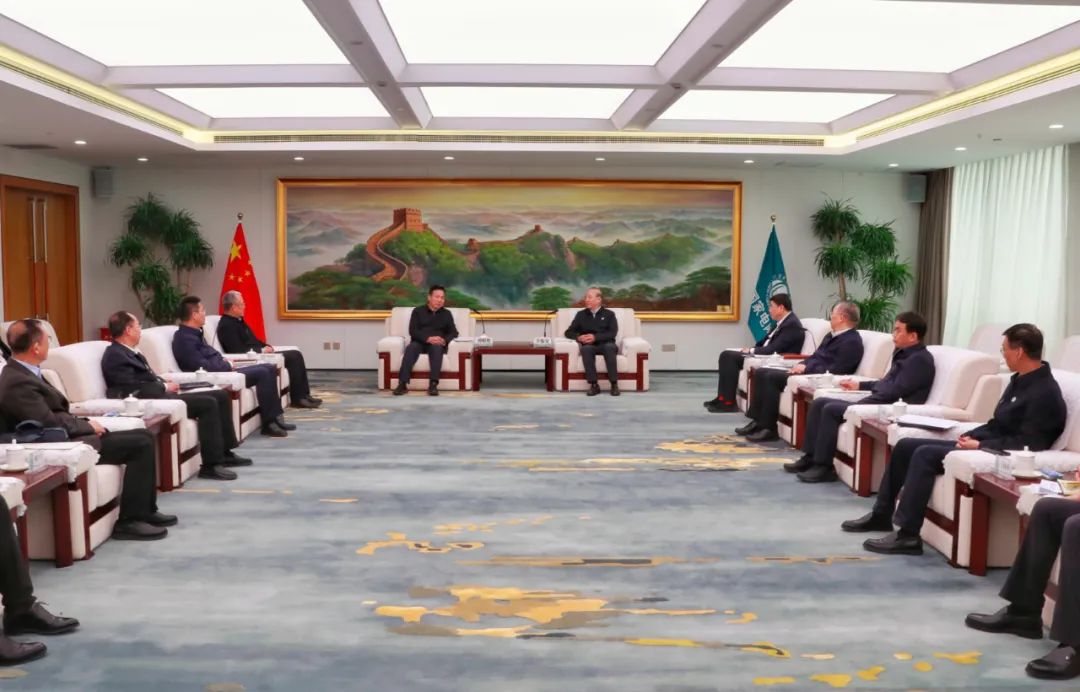 劉明勝、栗寶卿與國家電網(wǎng)董事長辛保安、總經(jīng)理張智剛會談