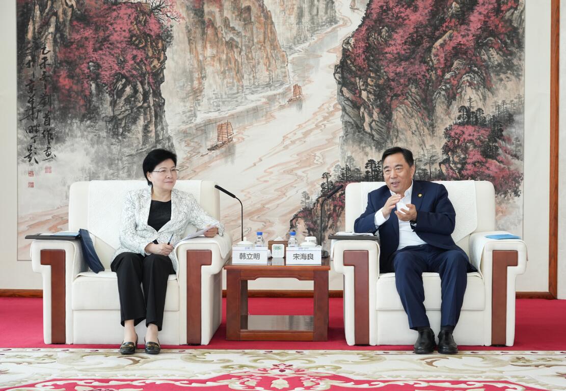 中國能建黨委書記、董事長宋海良與江蘇省委常委、南京市委書記韓立明會談