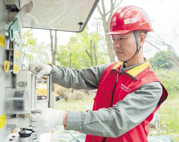 賀彪：星城萬家燈火，“帶電護衛(wèi)”用心守候