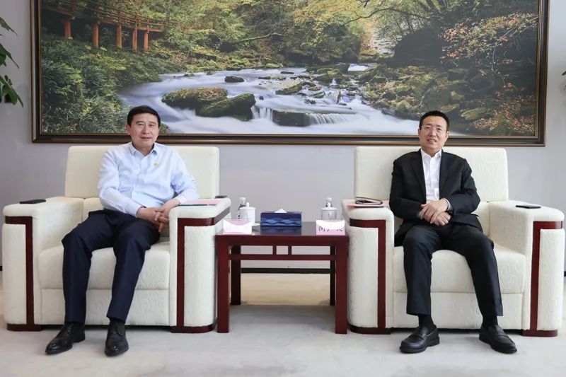 陜煤集團(tuán)黨委書記、董事長張文琪會(huì)見中鐵十八局集團(tuán)黨委書記、董事長閆廣天一行