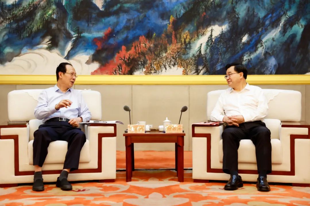 中國(guó)電建黨委書記、董事長(zhǎng)丁焰章拜會(huì)甘肅省委書記胡昌升