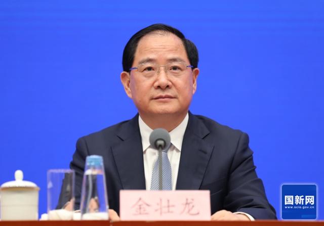 工信部部長(zhǎng)金壯龍：圍繞六大方向，超前布局未來(lái)產(chǎn)業(yè)