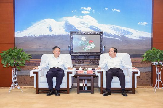 華能集團(tuán)有限公司黨組書記、董事長溫樞剛拜會克州黨委書記王學(xué)東