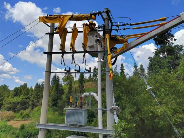 貴州石阡供電局大力推進低電壓、重過載專項治理，提升電力供應穩(wěn)定性