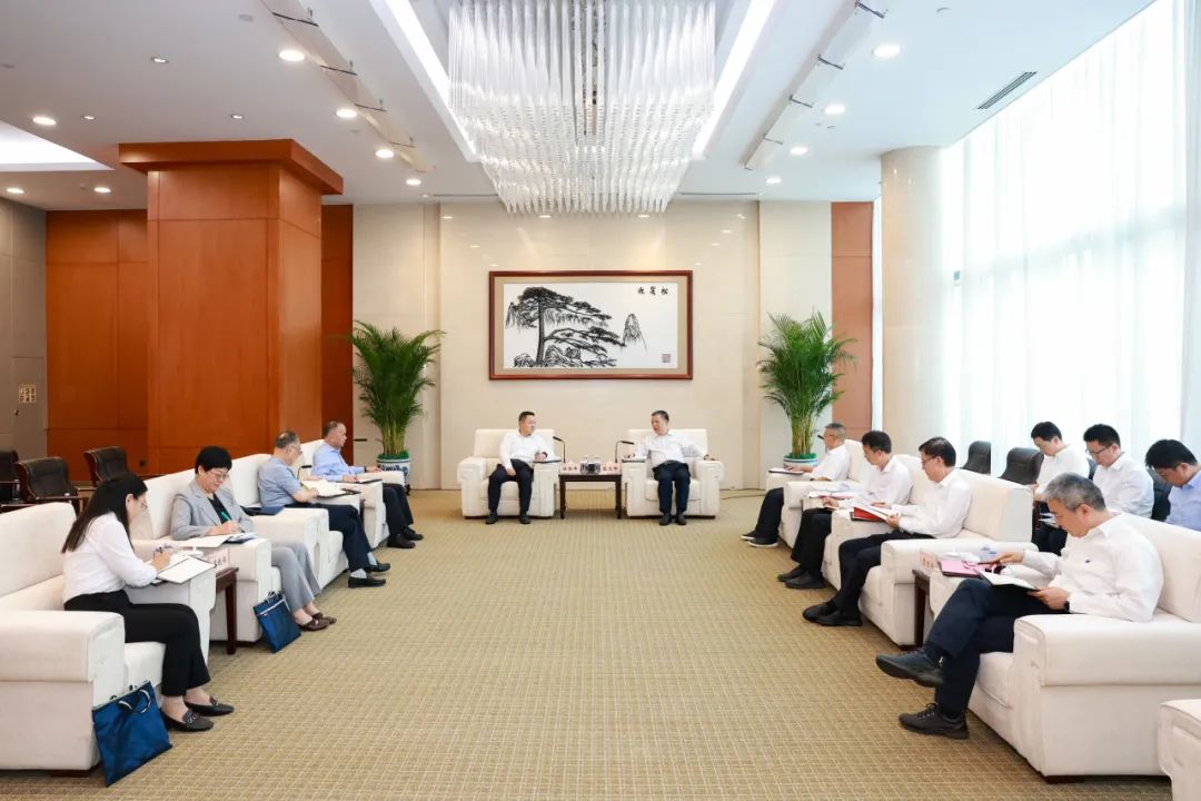 華能集團公司總經(jīng)理張文峰會見中國國新董事長徐思偉、總經(jīng)理莫德旺