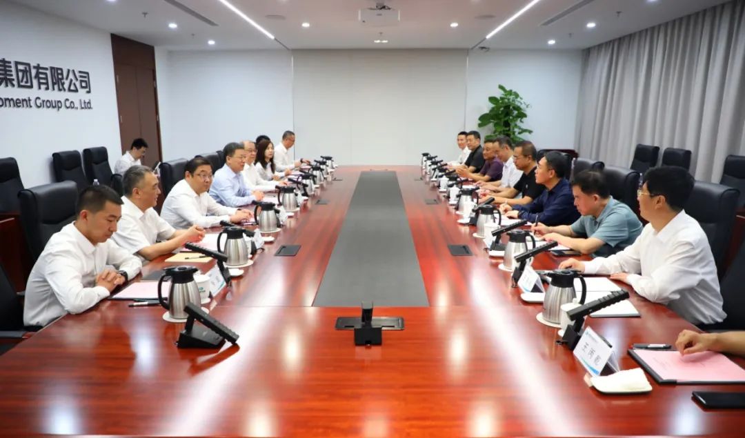 中國電氣裝備黨委書記、董事長李洪鳳會見陜西省人大常委會副主任、寶雞市委書記楊廣亭