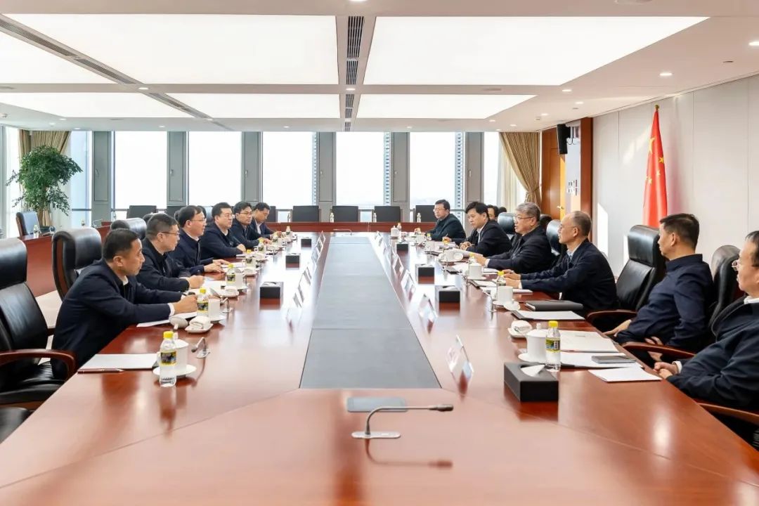國家能源集團黨組書記、董事長劉國躍與中國大唐黨組副書記、總經(jīng)理張傳江會談