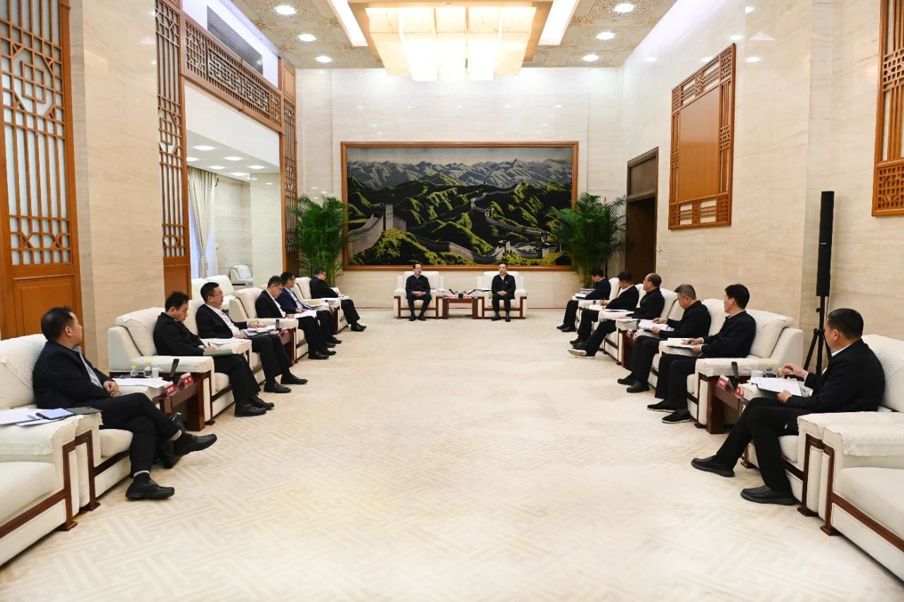 大唐集團(tuán)黨組書記、董事長(zhǎng)鄒磊與中國(guó)電建黨委書記、董事長(zhǎng)丁焰章會(huì)談