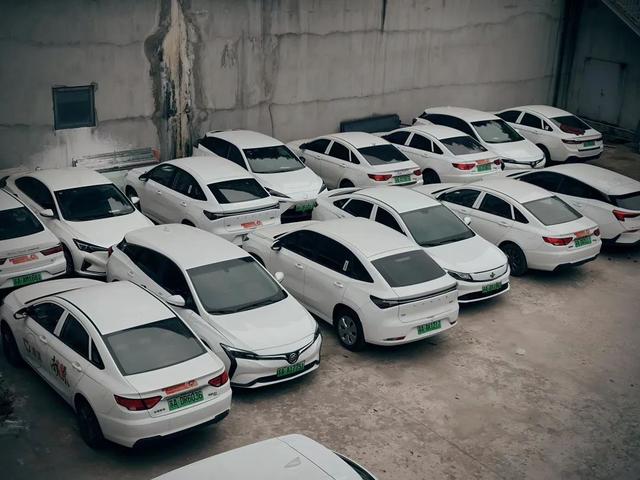 新能源網約車頻遭“拒?！?，“一險難求”難在哪?
