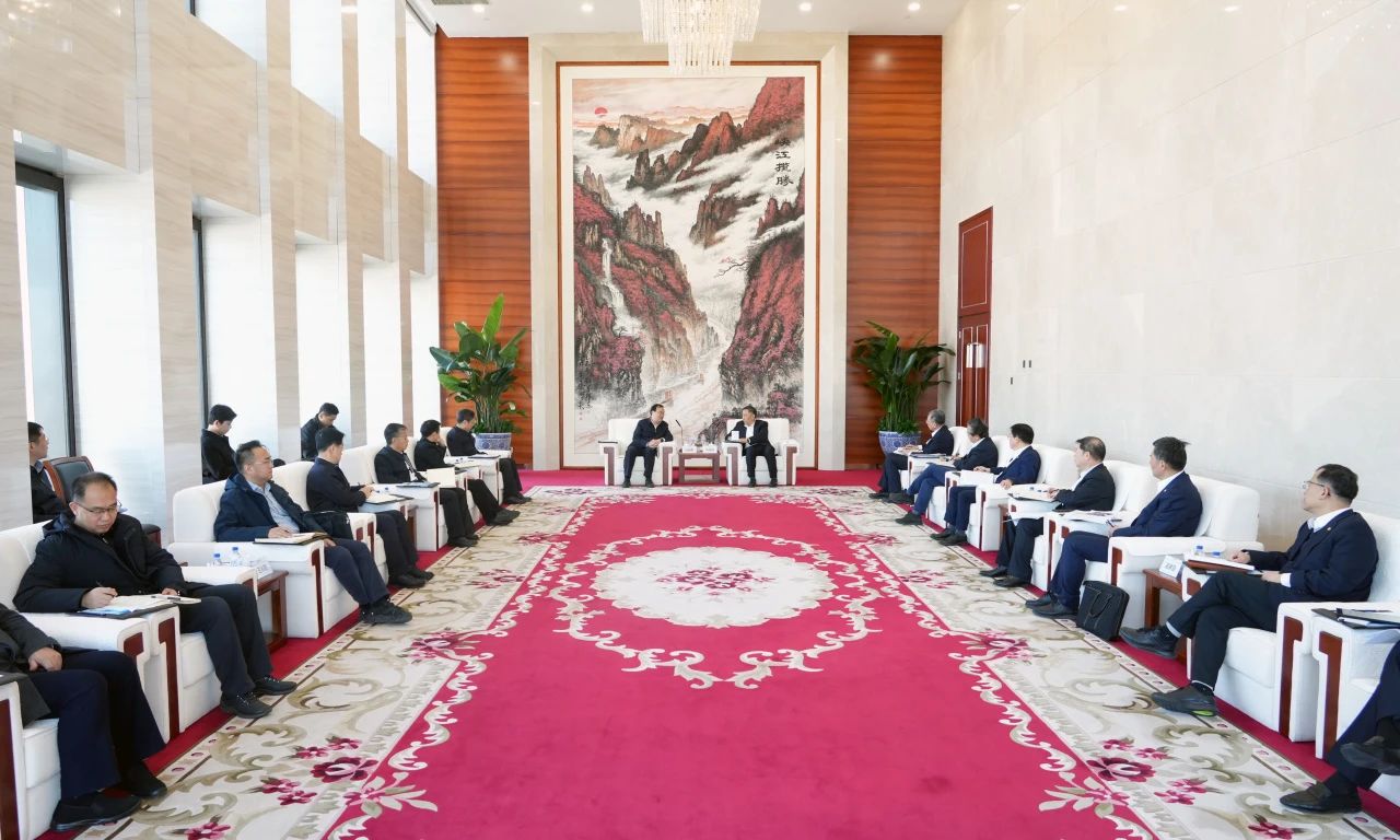 中國能建董事長宋海良、總經(jīng)理倪真與中國南水北調(diào)集團(tuán)董事長汪安南、總經(jīng)理孫志禹會談