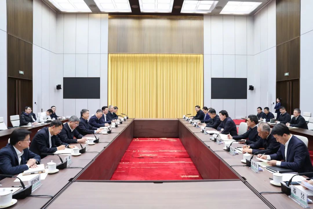 溫樞剛張文峰與國家電網(wǎng)董事長張智剛、總經(jīng)理龐驍剛會(huì)談