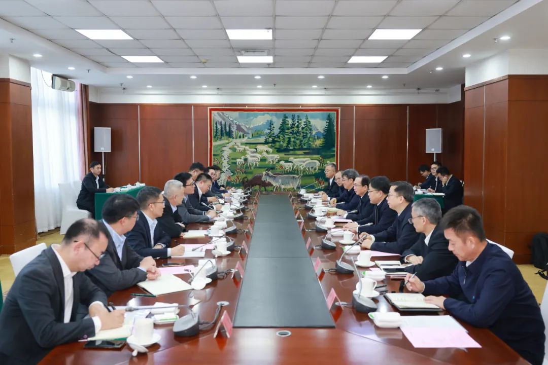 華電集團(tuán)黨組書記、董事長江毅與上海電氣黨委書記、董事長吳磊舉行會談